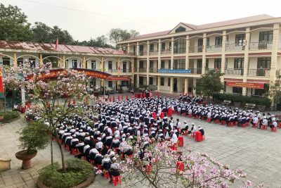 RỘN RÀNG CHƯƠNG TRÌNH SINH HOẠT DƯỚI CỜ CHỦ ĐỀ “CHÚC MỪNG NGÀY 8/3 – YÊU THƯƠNG ĐONG ĐẦY”